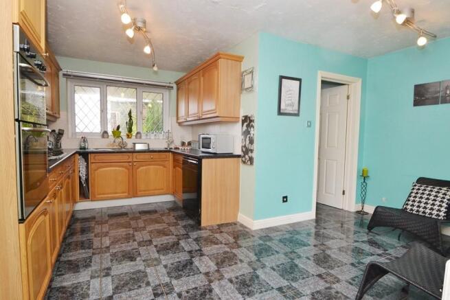 kitchen / breakfast 