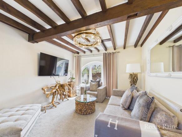 4 bed House for sale Image 9