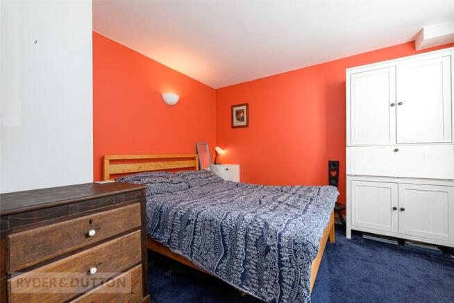 3 bed Apartment for sale Image 11