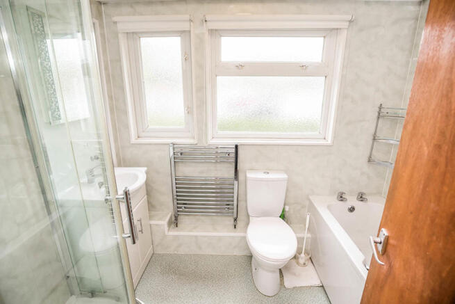 Bath/Shower Room
