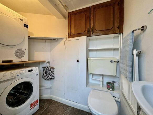 UTILITY/GROUND FLOOR WC