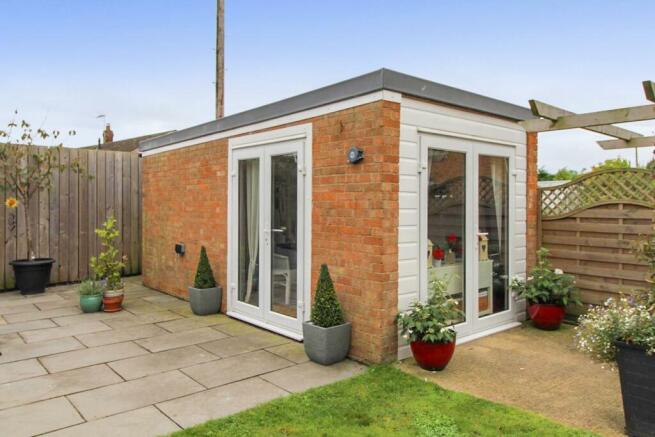 GARDEN ROOM