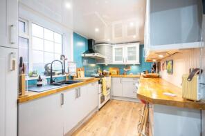 86, Guinea Hall Lane, Southport PR9 8BT