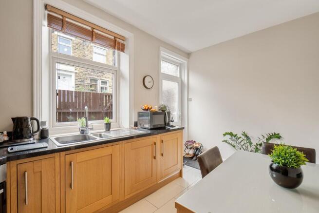 2 bed Terraced for sale Image 6