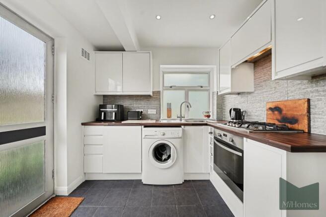 Oak Avenue, London, N10 photo 3