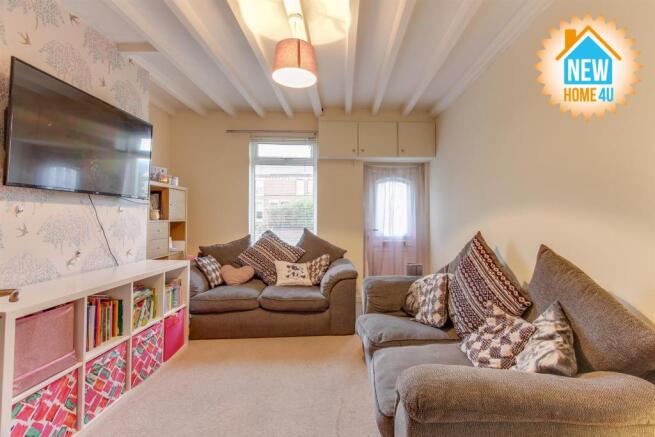 LOUNGE: