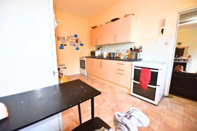 7 bed Terraced to rent Image 6