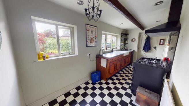 3 bed Semi-Detached for sale Image 6