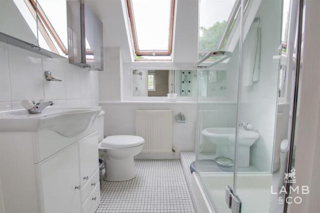 EN SUITE