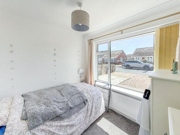 2 bed Semi-Detached Bungalow for sale Image 6