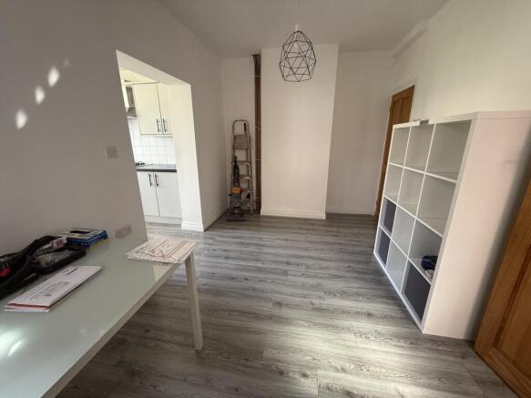2 bed End of Terrace to rent Image 4