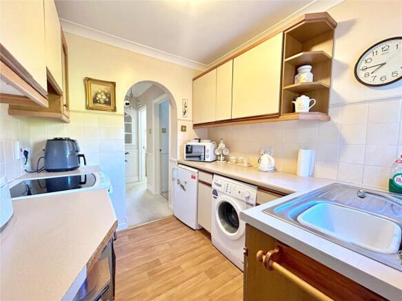 Waterford Road, Highcliffe, Christchurch, Dorset, BH23 photo 4