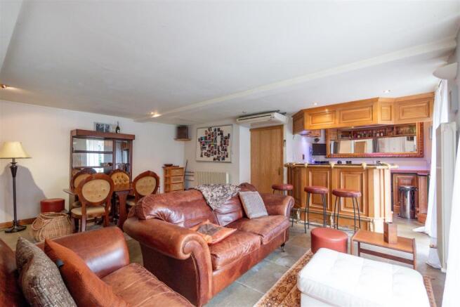 Entertaining Room 2