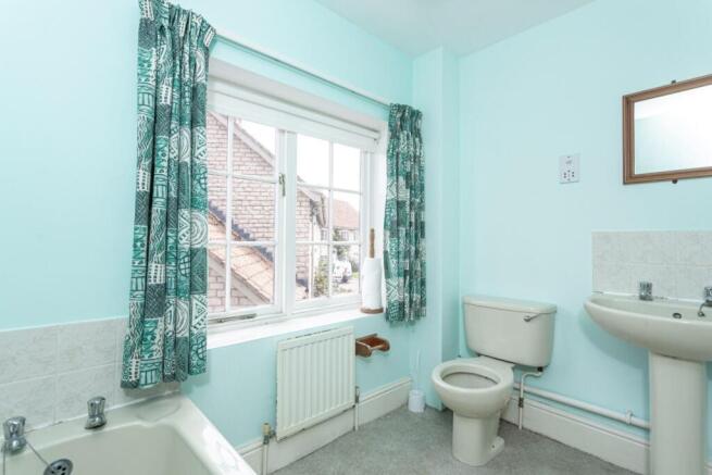 4 bed Detached for sale Image 10