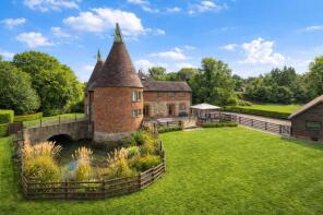 Petts Farm Oast, Rochester Road, Burham, Rochester ME1 3SQ