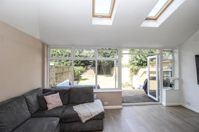 Cheltenham Drive, Leigh-On-Sea photo 4