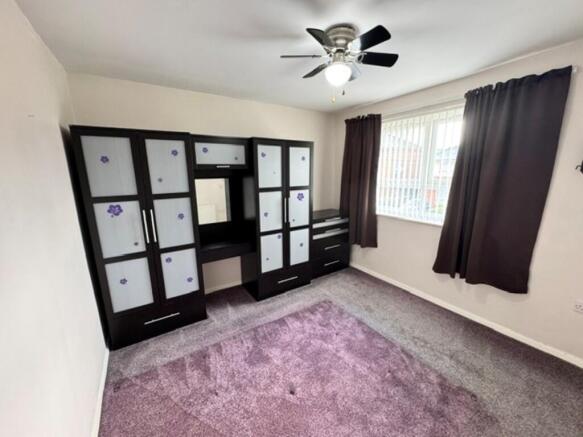 2 bed Terraced to rent Image 11