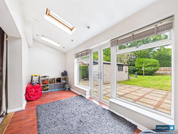 4 bed Semi-Detached for sale Image 11