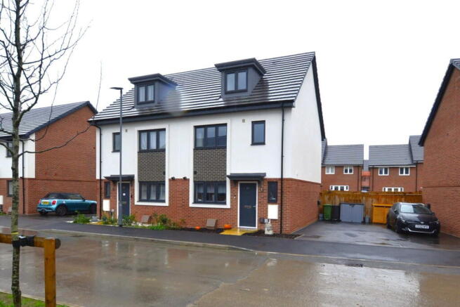 4-bed semi-detached on Farley Way, Hardwicke, Gloucester, GL2 4EU, £350,000