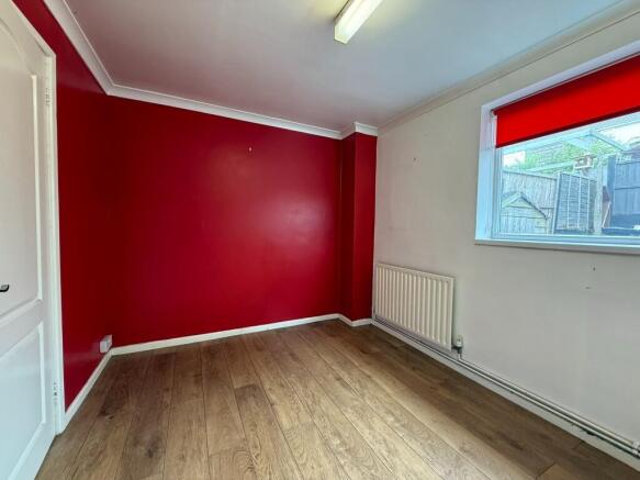 57 Houldsworth Drive, Chesterfield, Derbyshire, S41 0BP photo 4