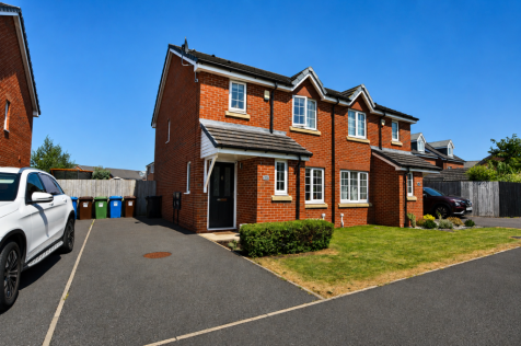 Stoneacre Close, Lowton, Warrington WA3 2UE