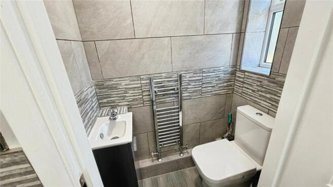 3 bed Semi-Detached to rent Image 12