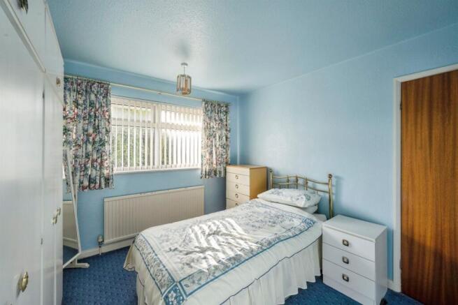 2 bed Semi-Detached Bungalow for sale Image 10