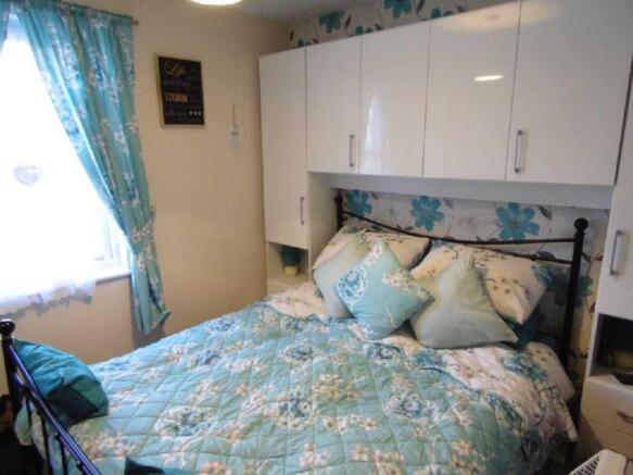 21 PENHALIGON COURT - BEDROOM.JPG