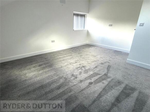 3 bed Apartment to rent Image 6
