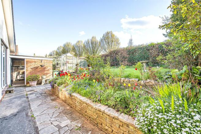 Flower Beds/Garden