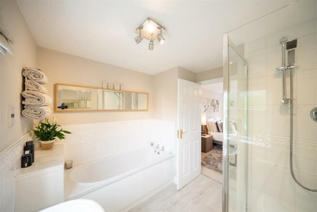En-Suite Bathroom
