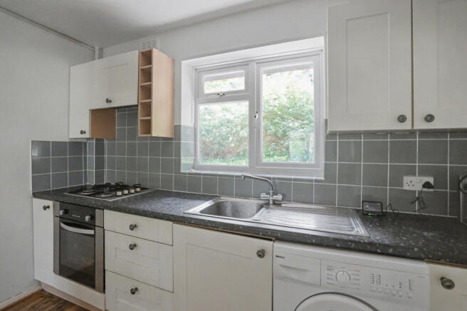 3 Henley Lodge, Courtlands, Maidenhead, SL6 2PT