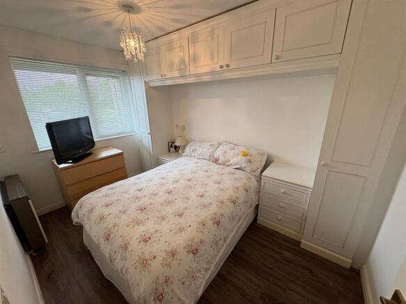 2 bed Apartment for sale Image 6