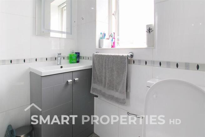 3 bed House to rent Image 9