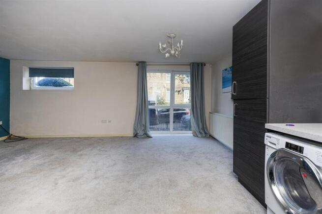 2 bed Apartment for sale Image 10