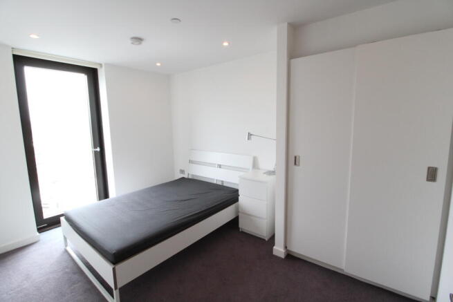 2 bed Apartment to rent Image 10