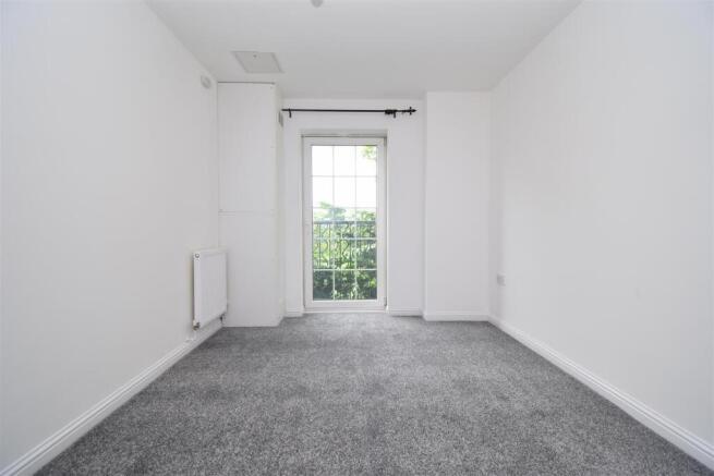 2 bed Apartment for sale Image 4