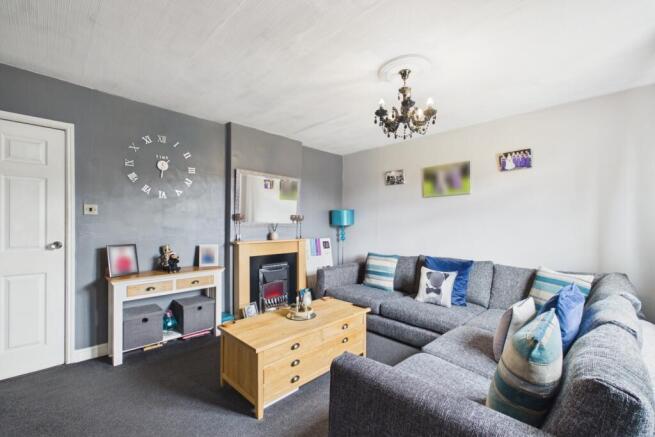 4 bed Semi-Detached for sale Image 4