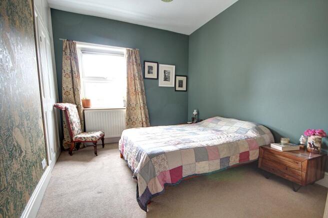 2 bed Flat for sale Image 5
