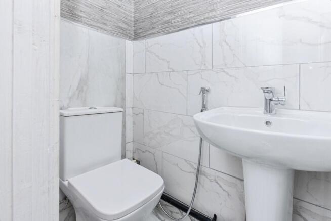 4 bed Terraced for sale Image 12