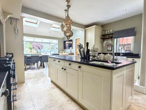 2 bed Semi-Detached for sale Image 7