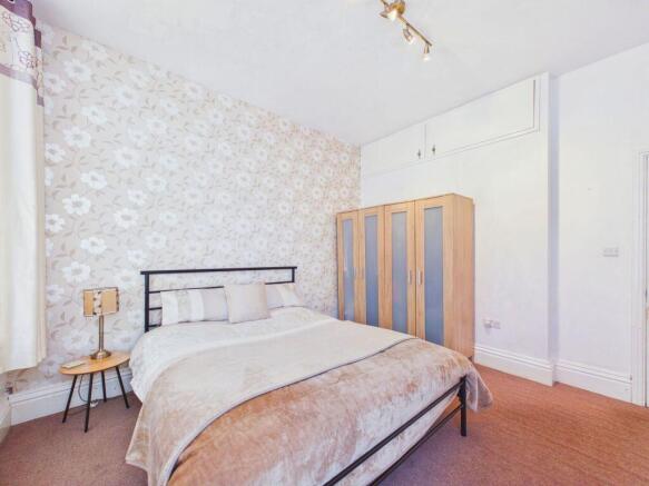1 bed Flat for sale Image 6