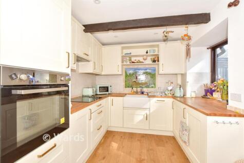 Main Road, Sellindge, Ashford, Kent