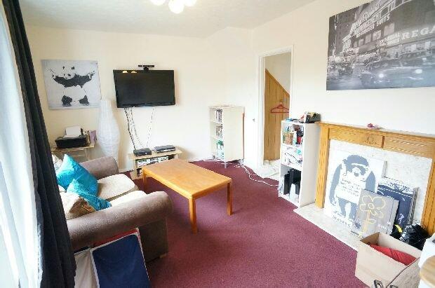 2nd Photo of Lounge
