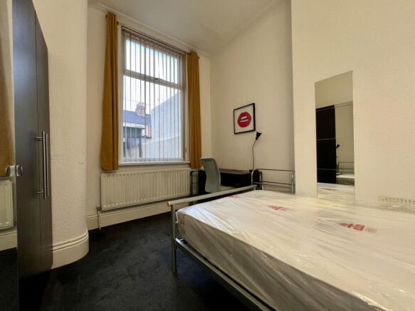 5 bed House of Multiple Occupation for sale Image 5