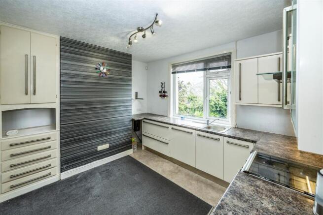 3 bed Terraced for sale Image 5