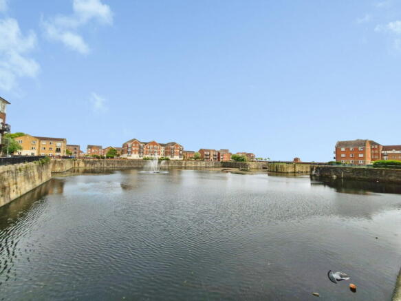 3 bed Apartment for sale Image 4