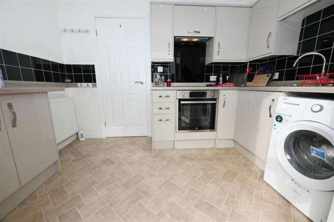 2 bed Semi-Detached Bungalow for sale Image 6