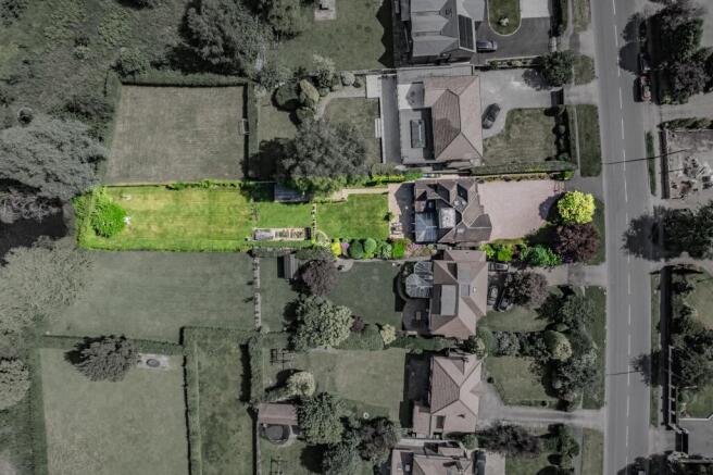 Chester Road, Woodford, SK7 photo 4