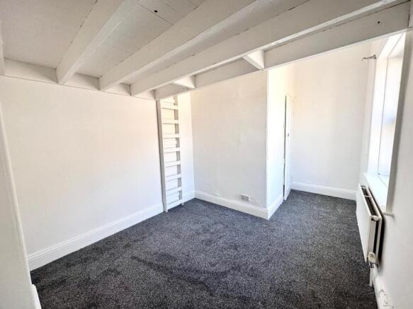 2 bed Terraced to rent Image 8